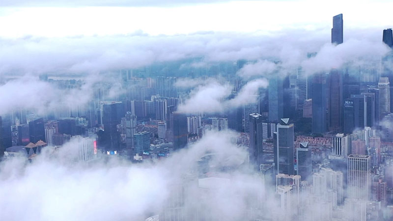 直播大湾区丨“雾”入仙境 200米高空看广州